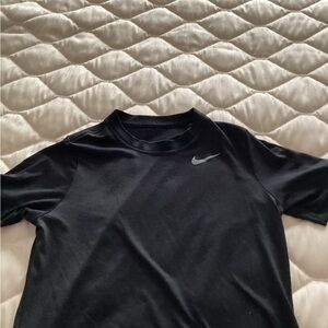 Nike Boys Black Crew Neck Tee Dry Fit Size M